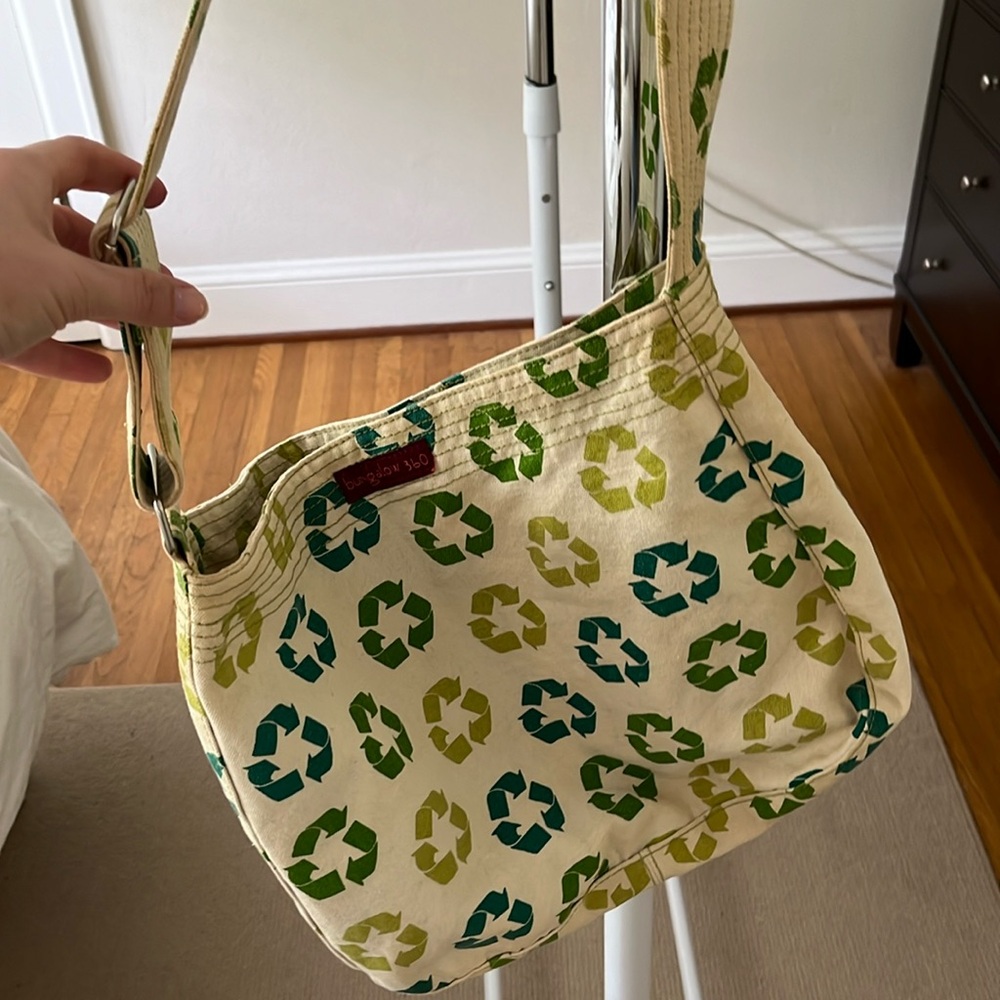 Bungalow 360 green recycle sign crossbody messenger bag